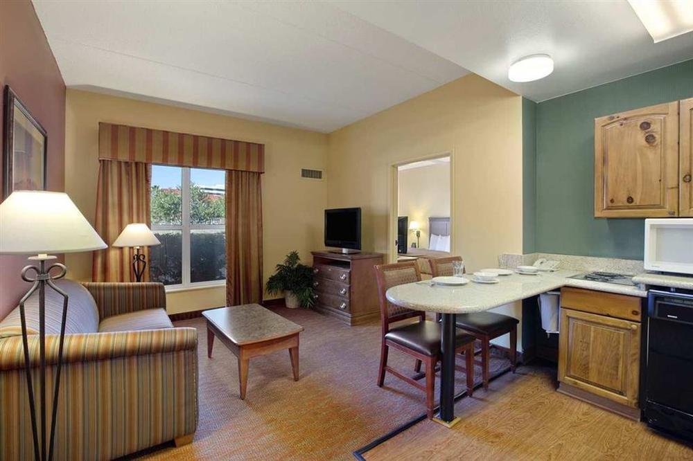 Mainstay Suites Phoenix North Habitación foto